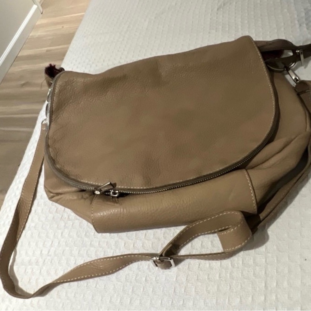 Vera Pelle Tan Crossbody Bag